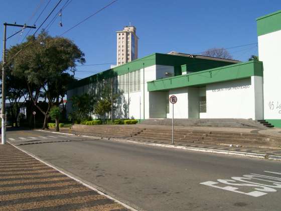 Aluno de 35 anos esfaqueia outro de 19 no Heitor
