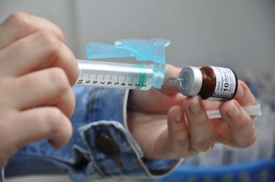 Americana irá vacinar adolescentes contra meningite