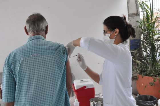 Americana vacina 28 mil idosos contra gripe