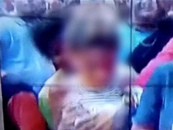 Apalpou seios de criança no meio da rua