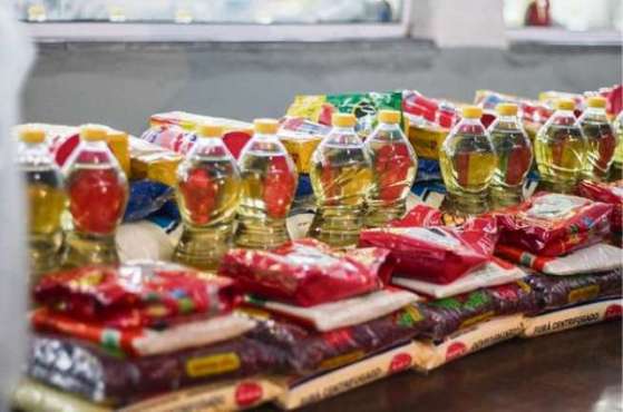 Apeoesp Americana arrecada cestas básicas