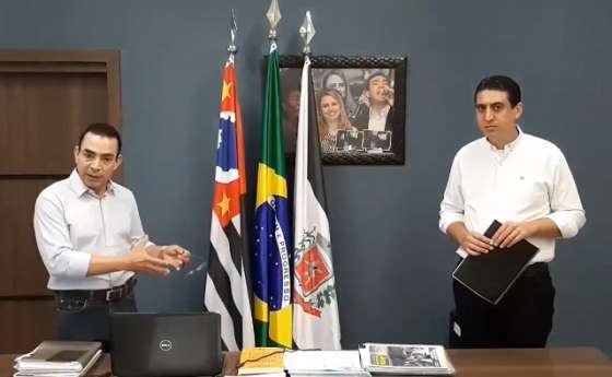 Após fala de Bolsonaro, Bill diz que isolamento continua