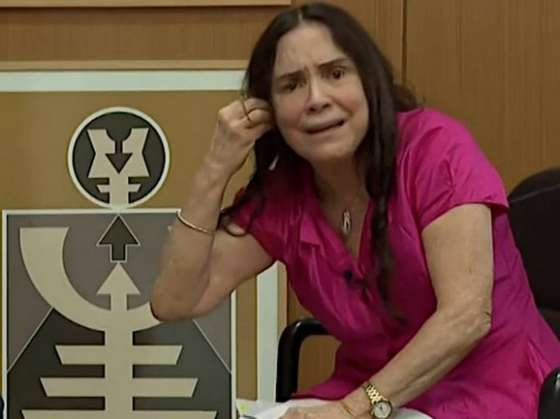 Artistas fazem manifesto contra Regina Duarte