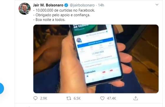 Bolsonaro comemora 10 milhões de curtidas no Face