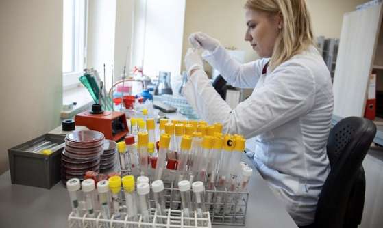 Brasil recebe primeiro lote com 500 mil testes para Covid-19