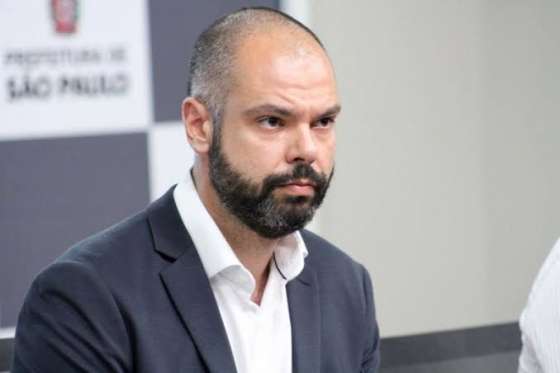 Bruno Covas anuncia uso da cloroquina