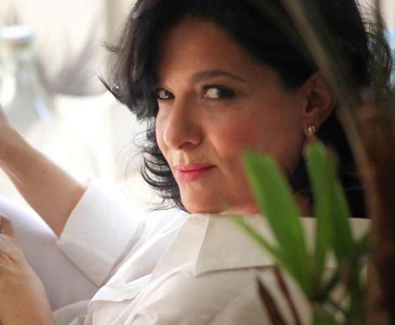 Carol Moura obtém liminar e suspende Comissão