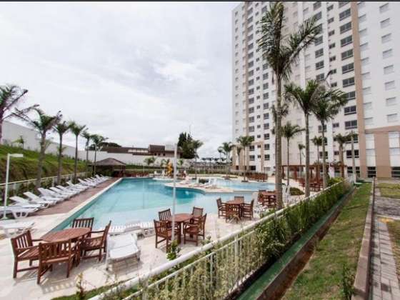 Condomínios fecham piscinas, parquinhos e quadras