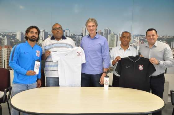 Corinthians e Natação Americana anunciam parceria