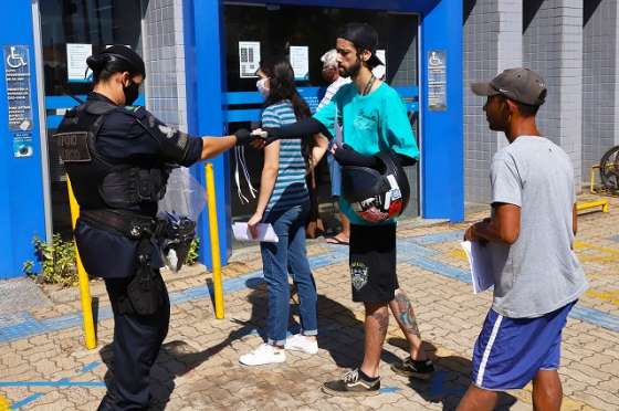 Doação de máscaras continua em Santa Bárbara