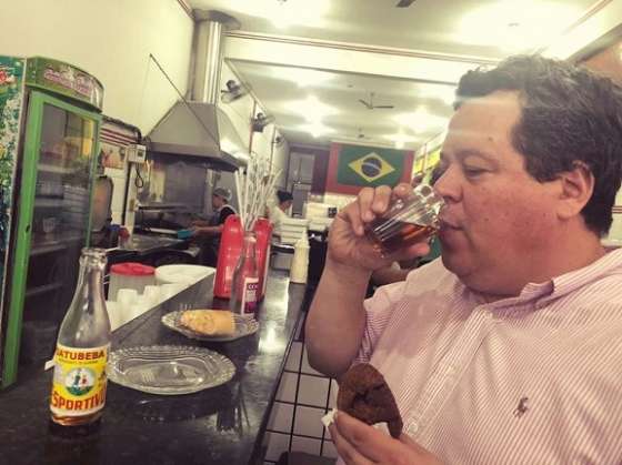 Dr José emula Joel e vai pra galera