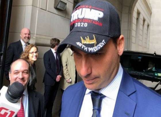 Eduardo Bolsonaro abre crise com China