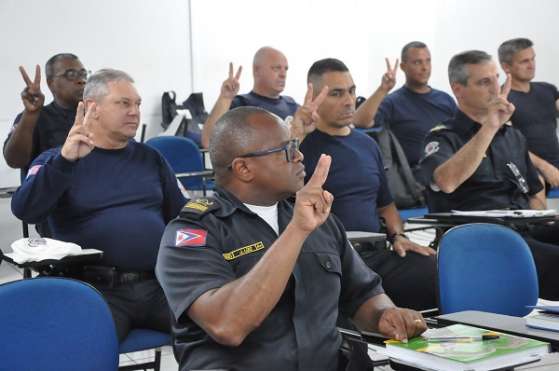 Gama promove curso de Libras para guardas municipais