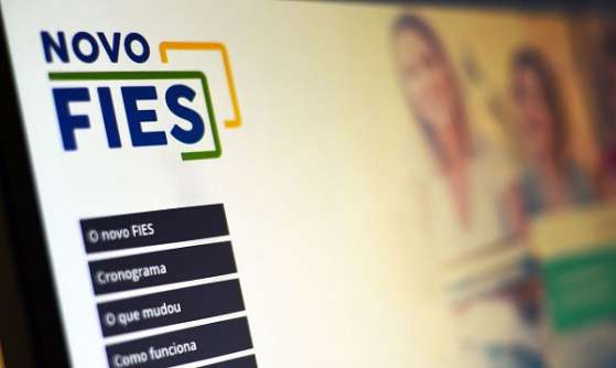 Governo prorroga prazo para renovação do Fies