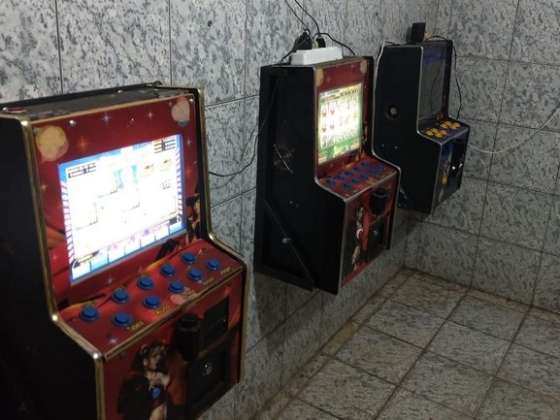 Jogatina no bar aberto em Americana