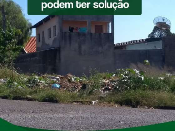 Léo quer prefeitura limpando terreno abandonado