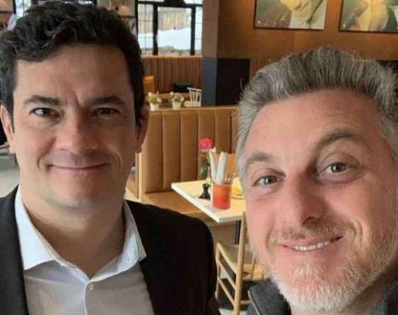 Luciano Huck detona Bolsonaro por ataques a jornalista