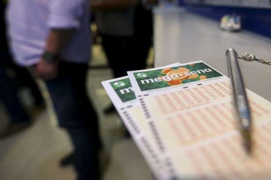 Mega-Sena pode pagar R$ 20 milhões neste sábado