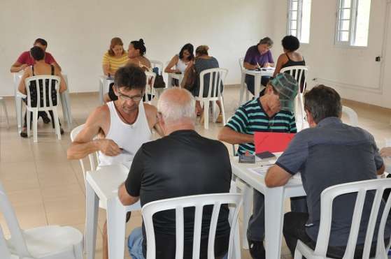 Moradores do Vida Nova II recebem orientações sobre IPTU