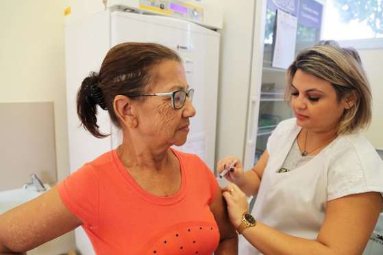 NO: Vacinação contra gripe terá ‘drive thru’ para idosos