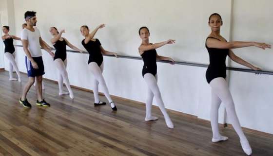 Nova Odessa abre turma gratuita de balé para mães