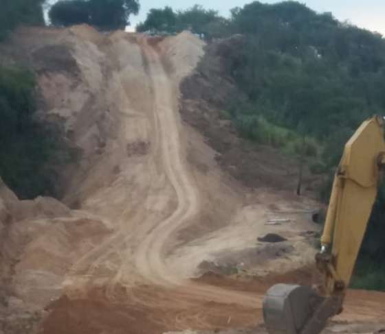 Segue obra da transposição do córrego da Gruta Dainese