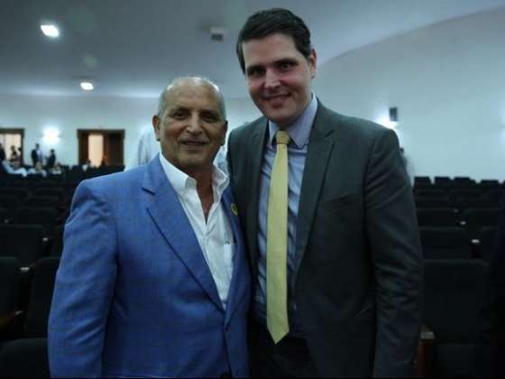 Omar agradece Cauê por verba para ambulâncias