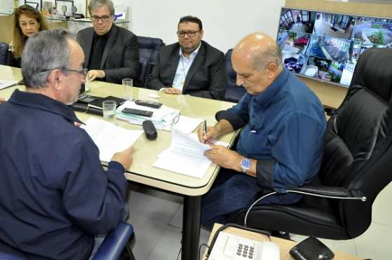 Omar celebra convênio com o UNISAL