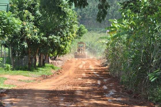 Prefeitura faz manutenção nas ruas do Monte Verde