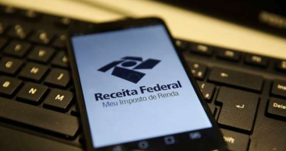 Receita antecipa pagamento de lotes de restituição do IR