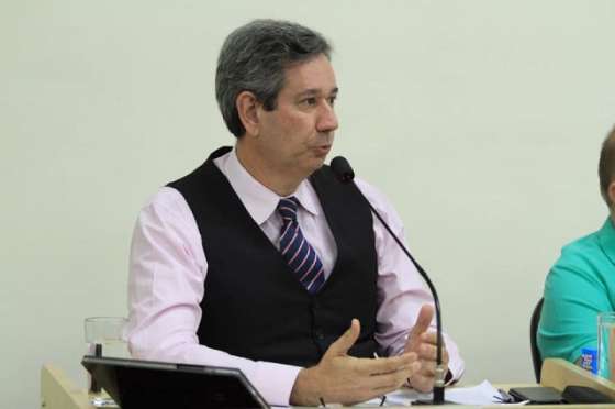 Rezende questiona Prefeitura por reação econômica