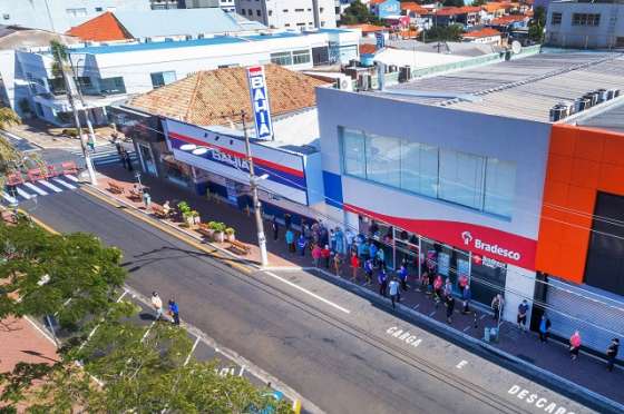 Ruas do Centro têm trânsito impedido na semana de pagamento