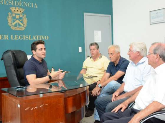 Sanches recebe comando da Acisb