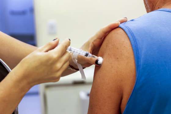 Campanha de vacinação contra gripe começa na segunda