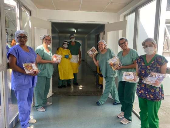 Servidores de plantão no HM recebem 800 kits de lanches