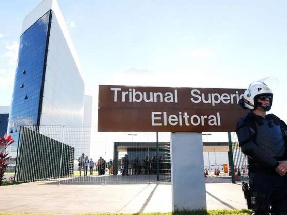 TSE já adia 1a eleição suplementar