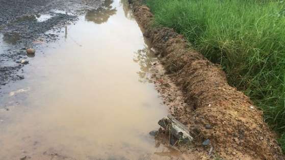 Ver. sugere manutenção em avenida no Cruzeiro do Sul