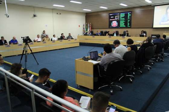 Vereadores votam hoje salários dos políticos para 2021