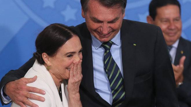Bolsonaro demite Regina Duarte