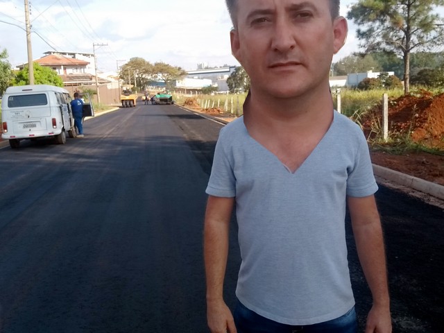 Léo da Padaria quer melhoria em rua do Alvorada