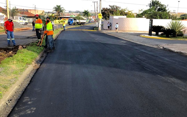 SM: Pref. executa recapeamento na Av. Mogi Guaçu
